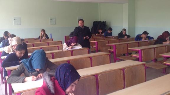 Ortaöğretim Öğrencilerimize Türkiye Geneli YGS Deneme Sınavı Yapıldı