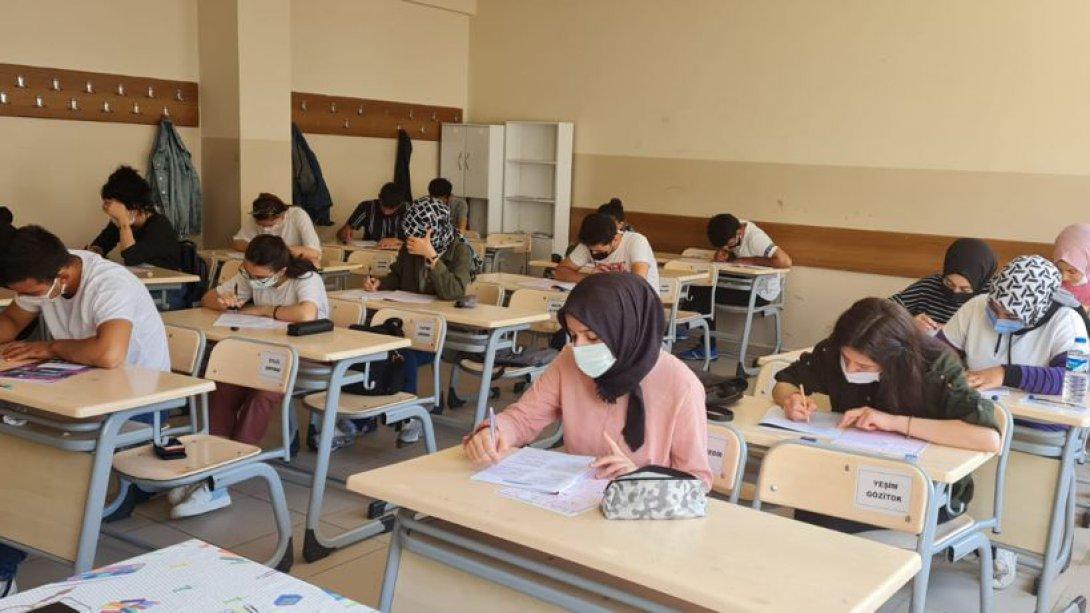 TYT ve AYT Sınavına Girecek Olan Öğrenciler Son Kez Deneme Sınavı Oldu